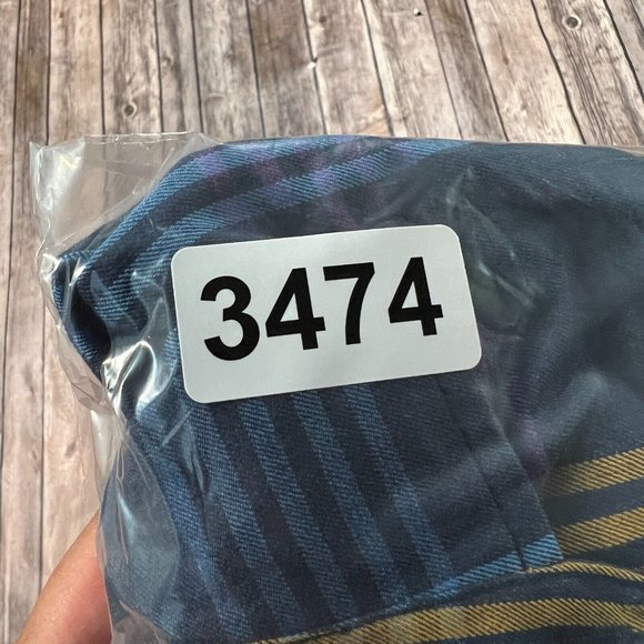 Tommy Bahama Silk Short Sleeve Button Shirt XL Blue Purple Plaid Camp Hawaiian - Picture 7 of 7